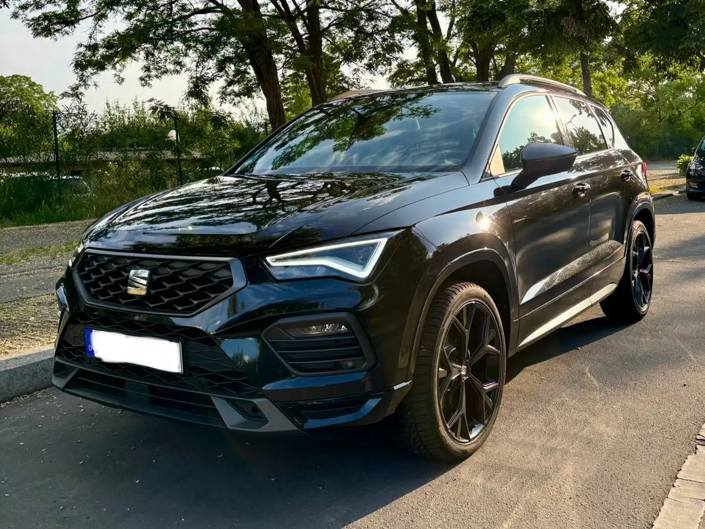 SEAT Ateca Ateca 2.0 TSI 4Drive DSG OPF FR Schwarz - 1