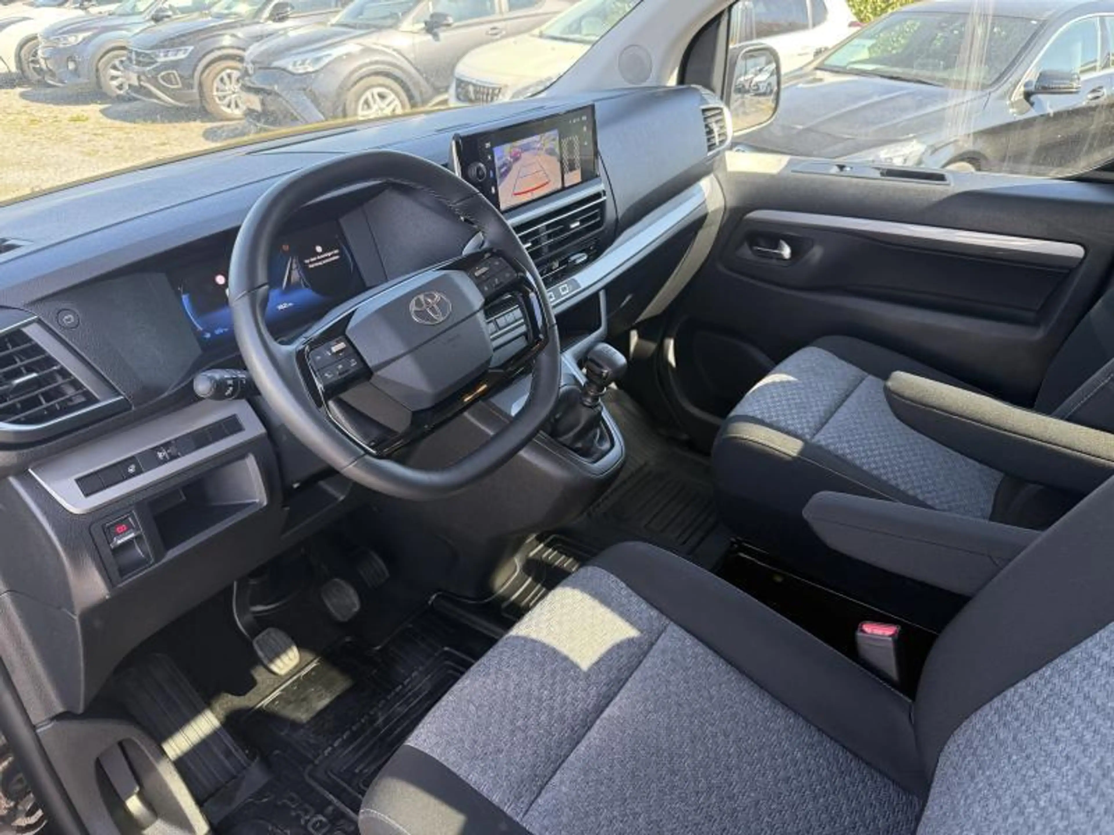 Toyota Verso Family PR 8pl MEDIUM — photo 4