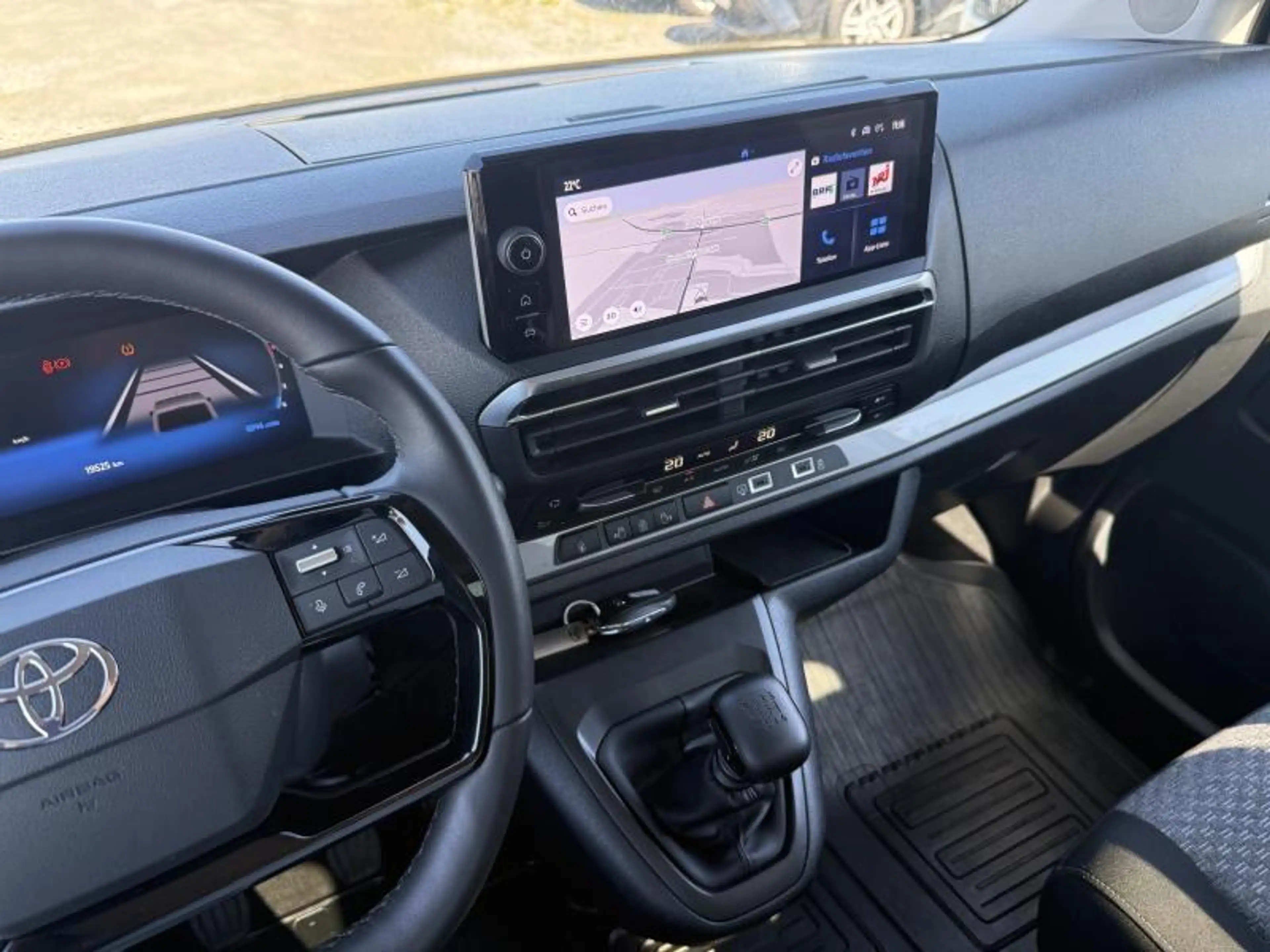 Toyota Verso Family PR 8pl MEDIUM — photo 6