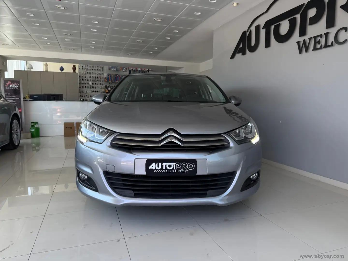 Citroen C4 PureTech 110 Feel Grau - 1