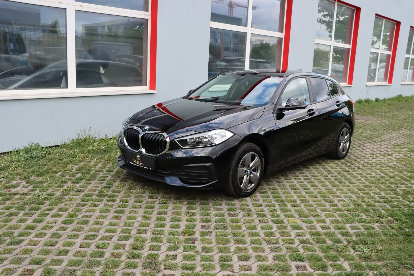 BMW 116 116 d Advantage Schwarz - 2