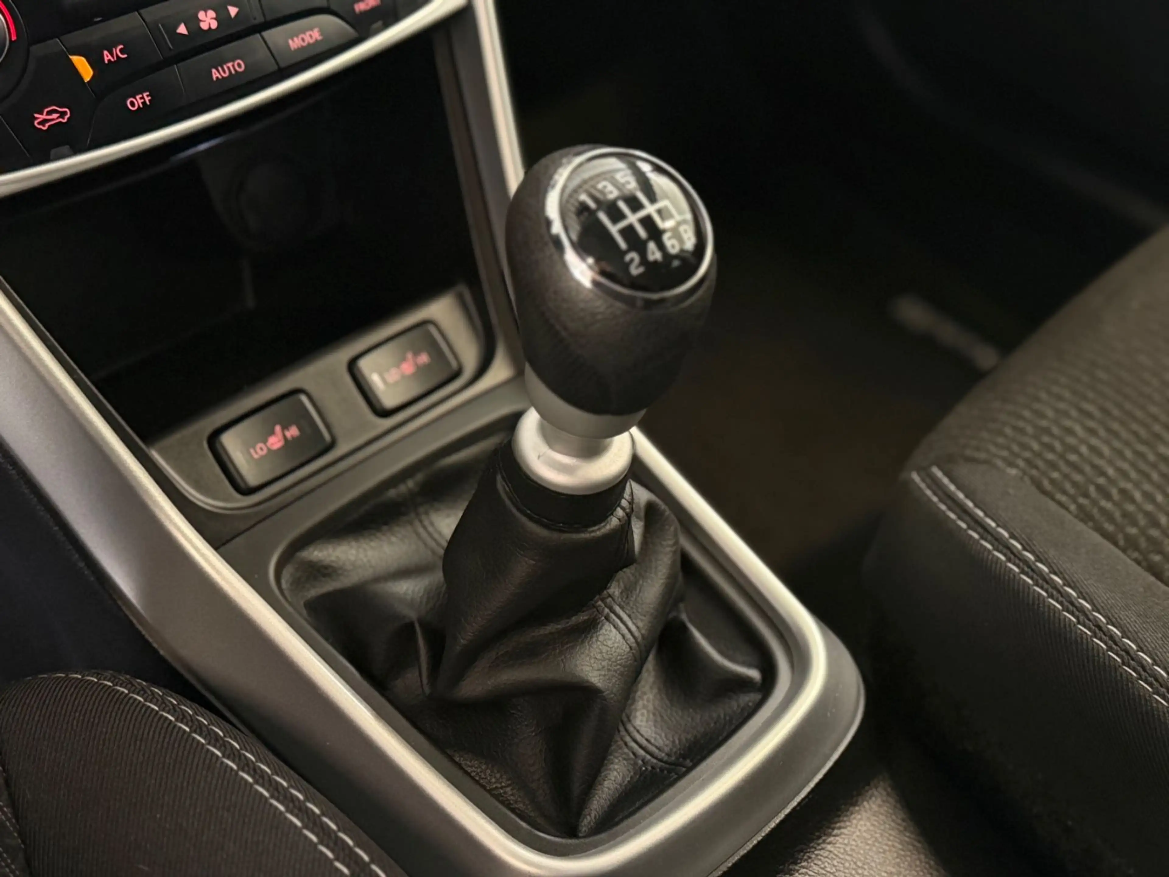 Suzuki SX4 S-Cross — photo 17