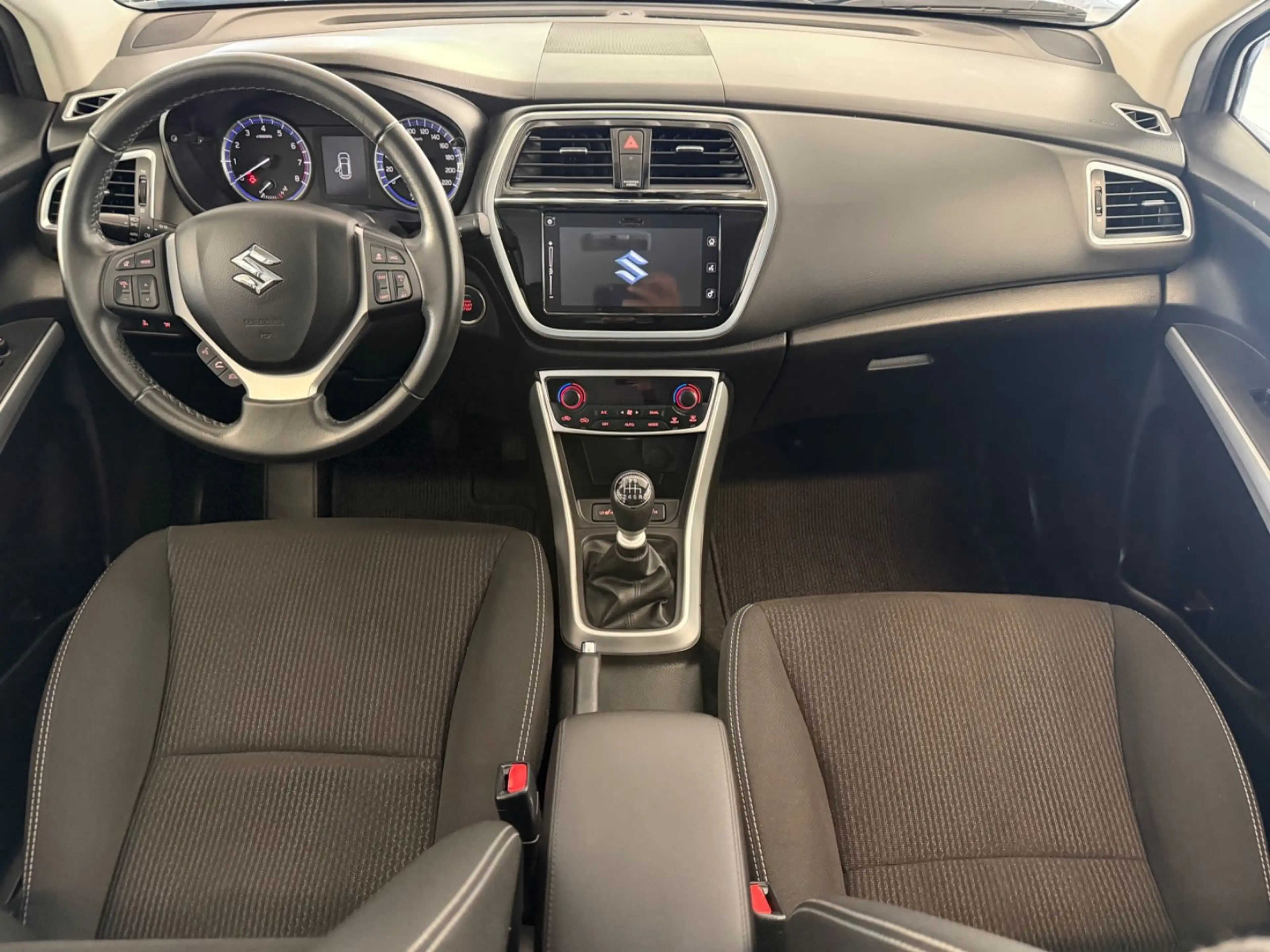 Suzuki SX4 S-Cross — photo 12