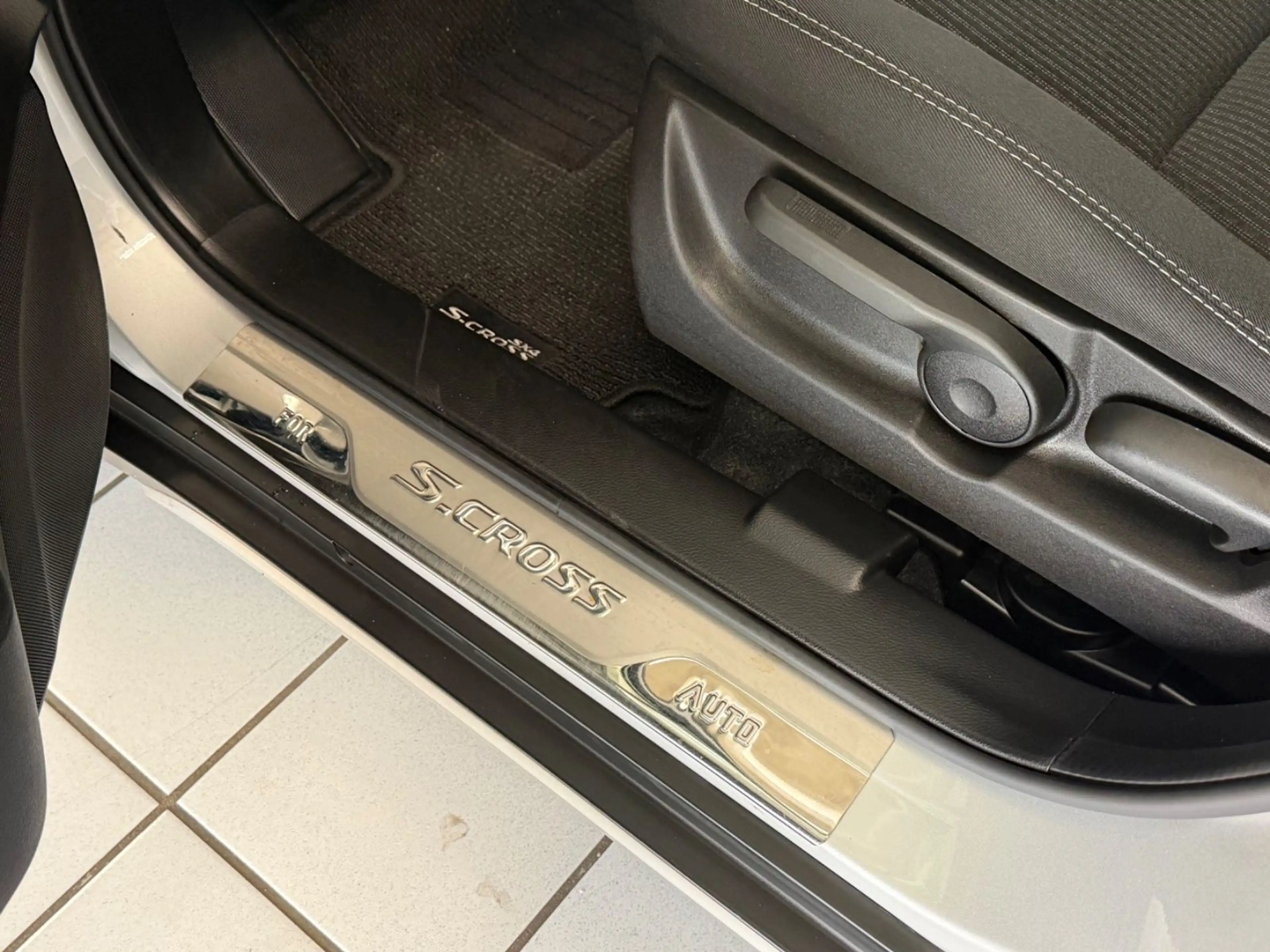 Suzuki SX4 S-Cross — photo 22