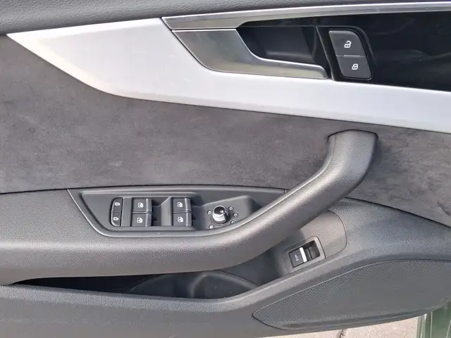 Audi A4 view 8