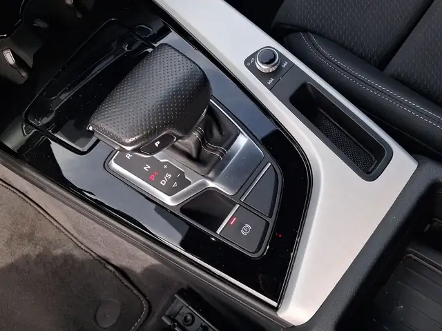 Audi A4 view 11
