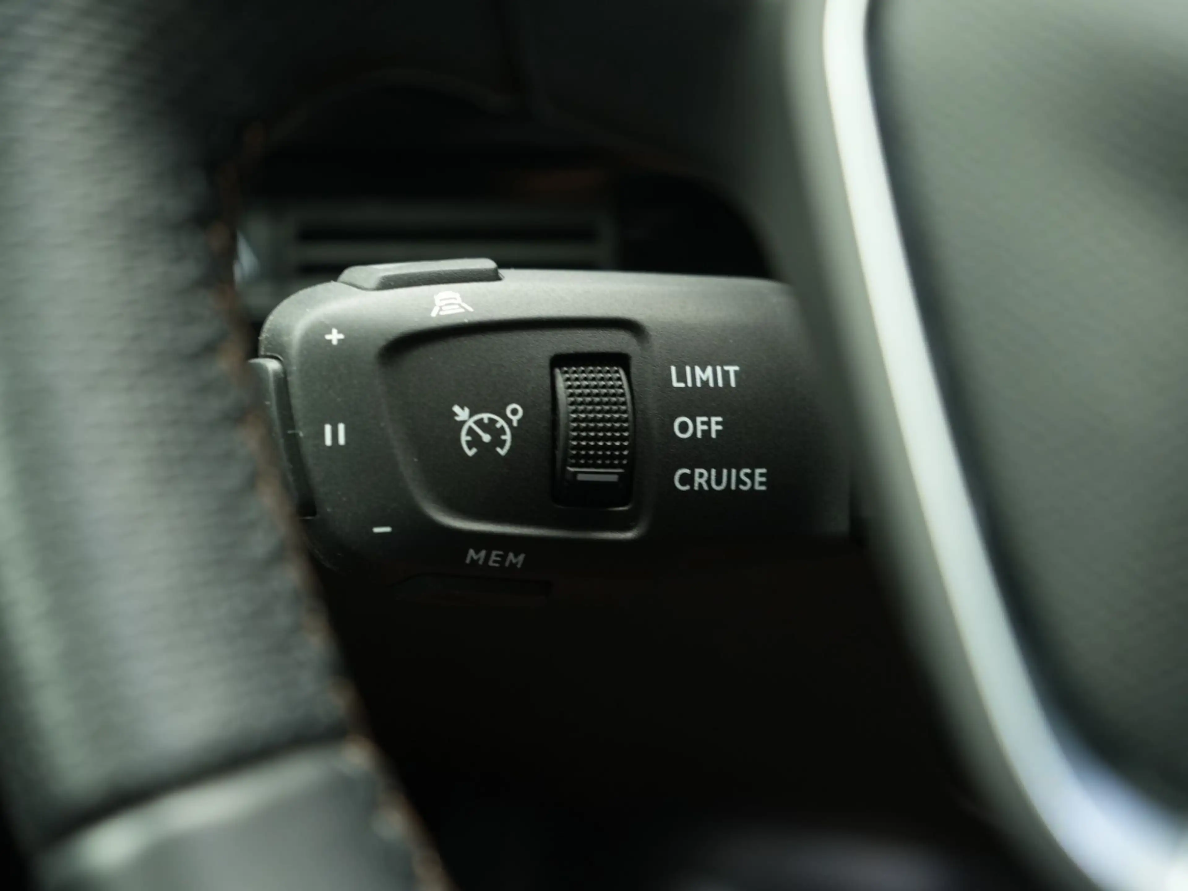 Peugeot 508 SW GT PANODACH+AHK+360KAMERA+APPS+NAVI+SHZ — photo 12