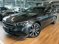 Mercedes-Benz E 300 E 300e T Mod Avantgarde DSTR*PANO*AHK*KAMERA