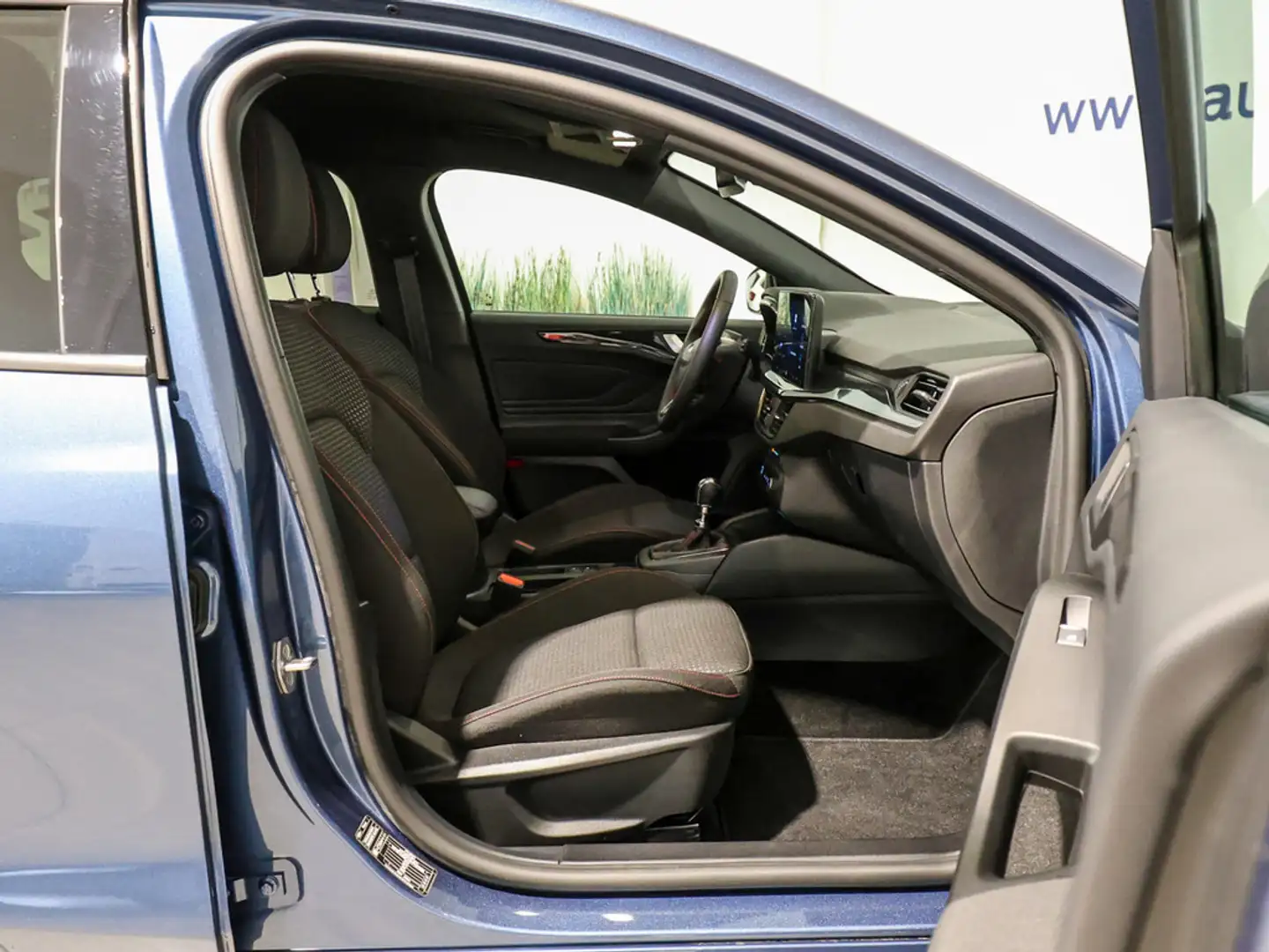 Ford Focus ST-Line 1,0l EcoBoost MildHybrid +LED+N Blau - 2