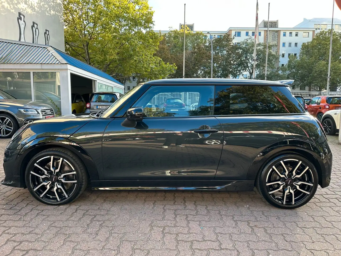MINI Cooper S S JCW Trim Aut.*Mass*e.SD*HuD*H/K*360*VOLL Grau - 2