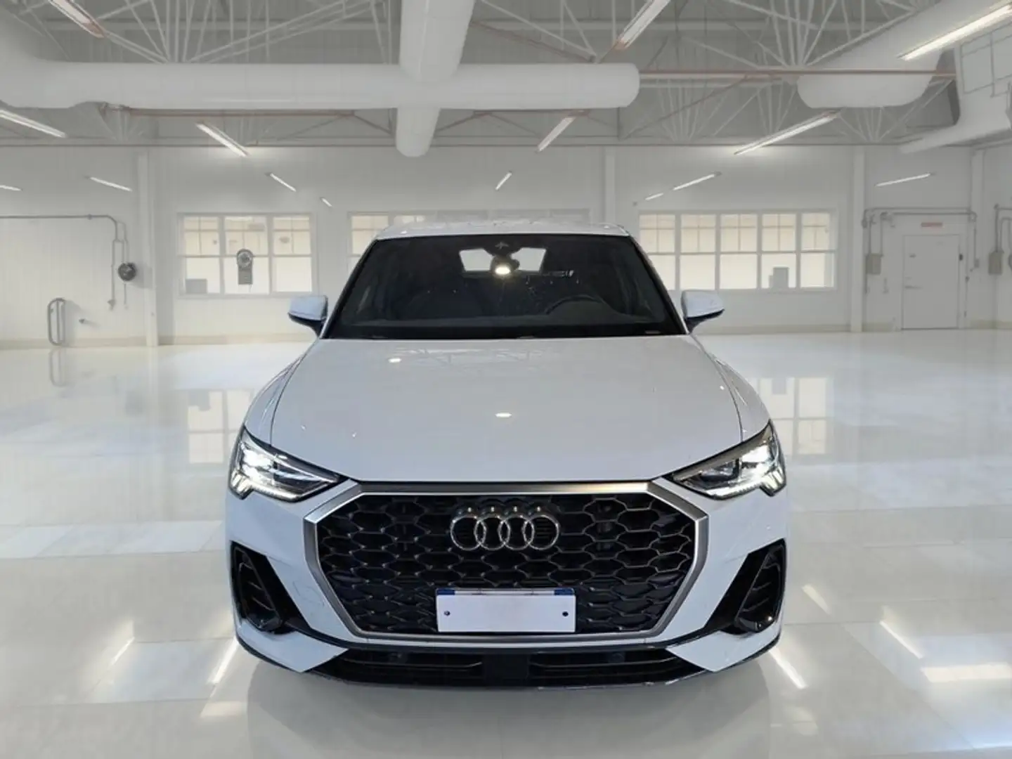 Audi Q3 SPORTBACK 45 TFSI e S tronic Business Plus - 2