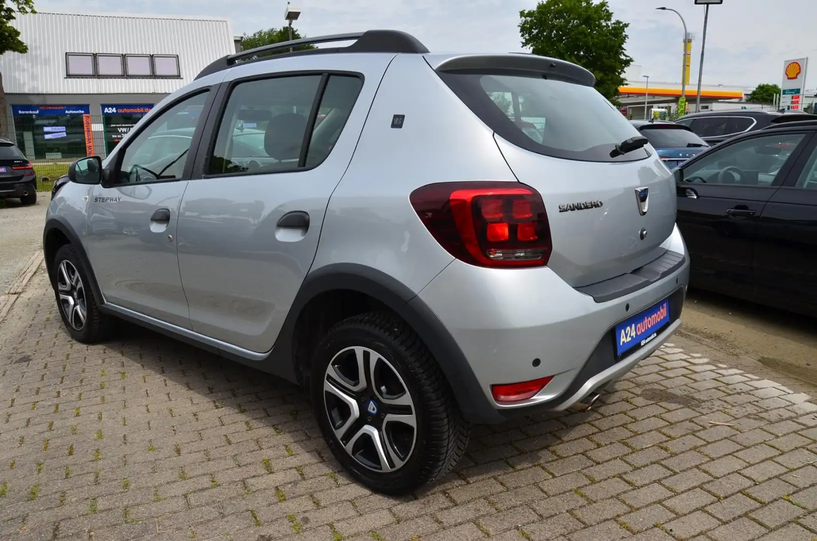 Dacia Sandero II 0.9 TCe 90 Stepway Celebration  Klimaautomatik Gris - 2