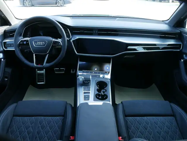 Audi S6 Avant view 12