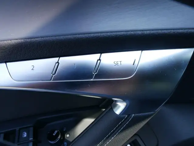 Audi S6 Avant view 10