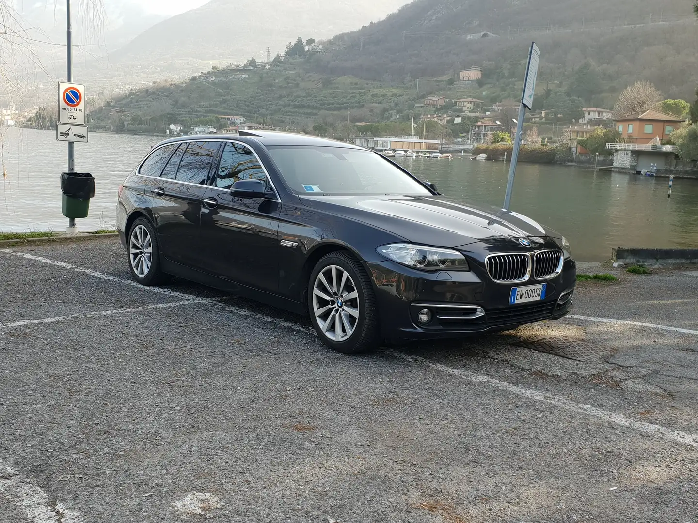 BMW 520 Luxury - 1