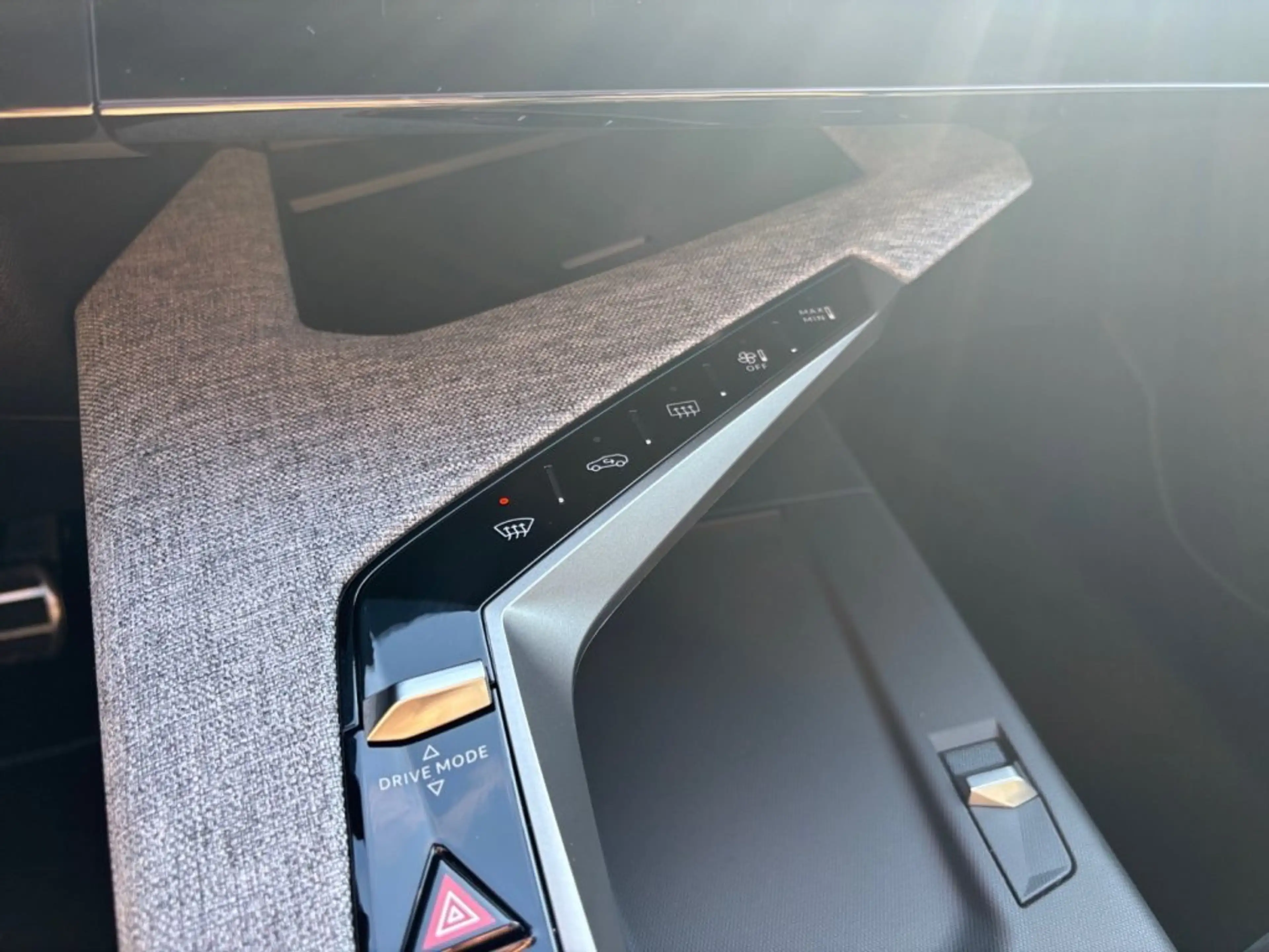 Peugeot 3008 GT Hybrid 145 e-DCS6 — photo 11