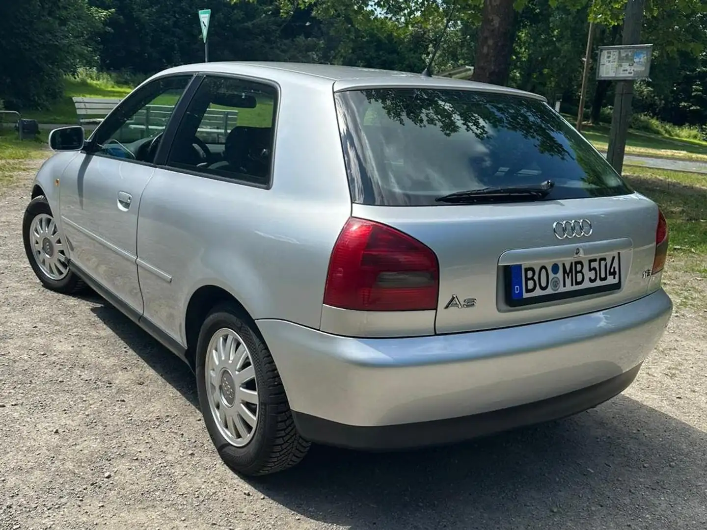 Audi A3 A3 1.6 Ambiente Silber - 2