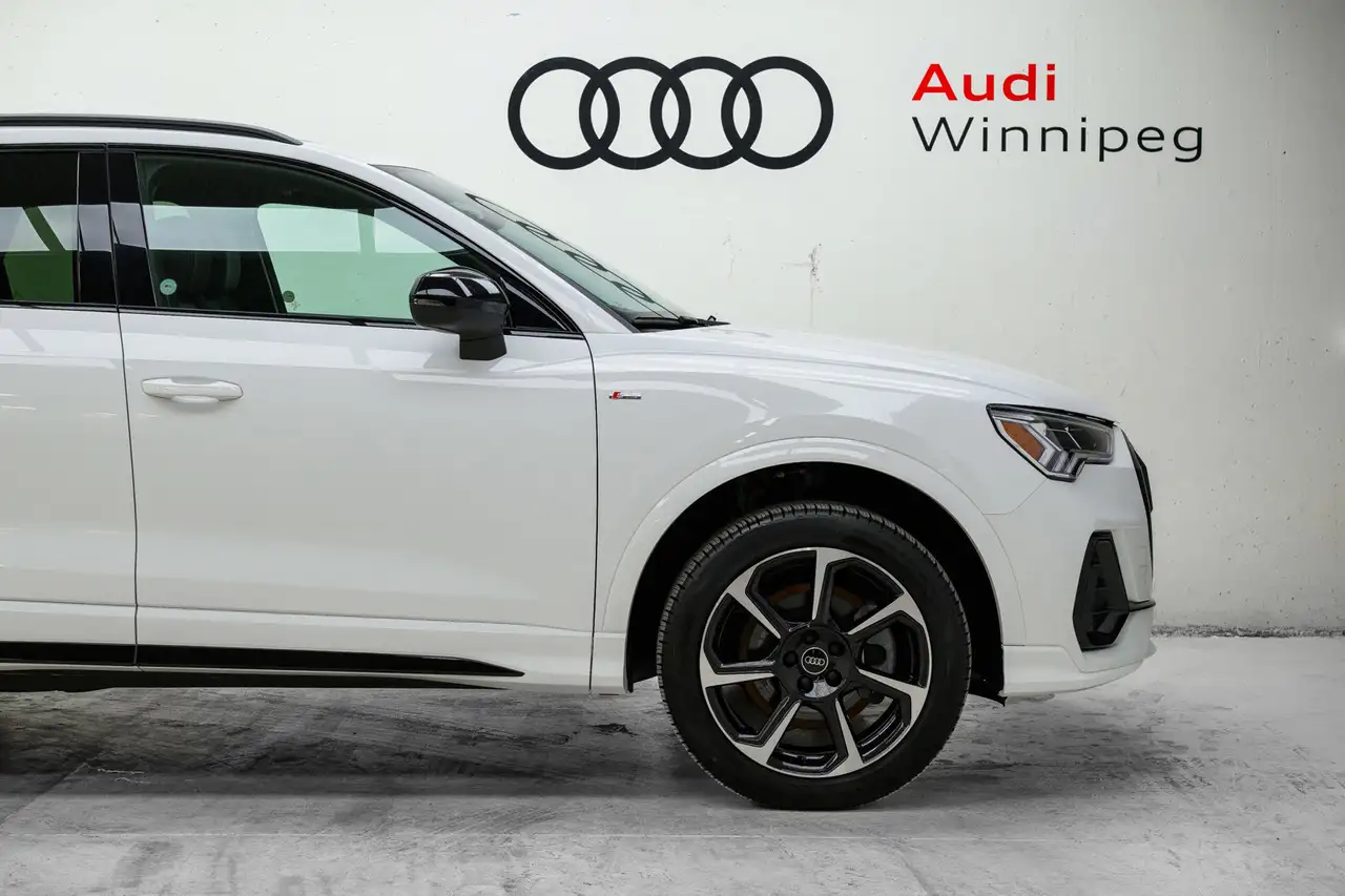 Audi Q3 снимка Audi Q3
