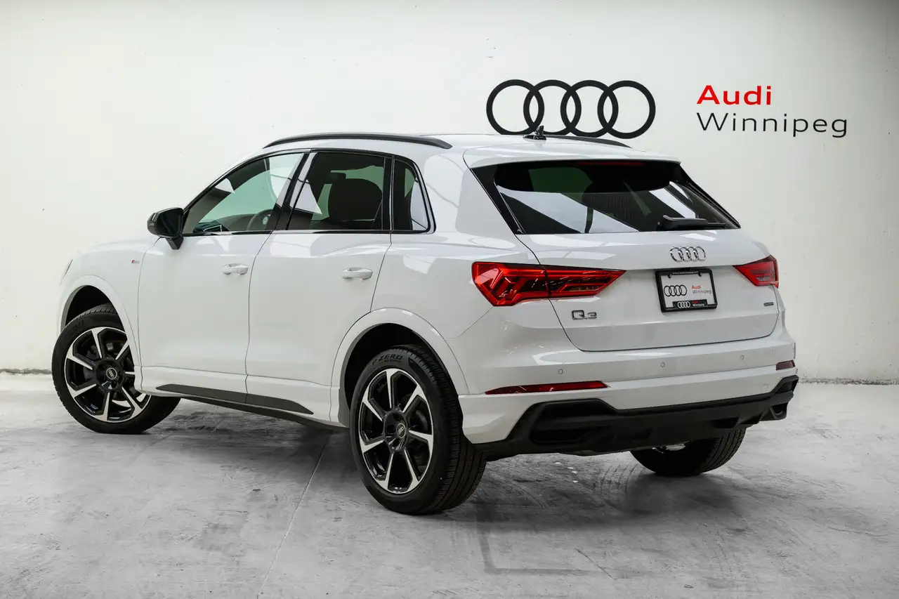 Audi Q3 снимка Audi Q3