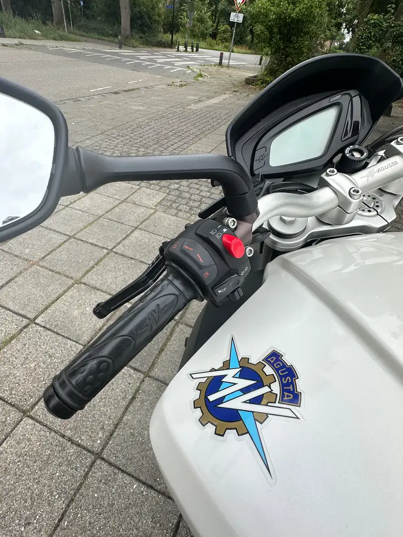 MV Agusta Brutale 675 Blanc - 2