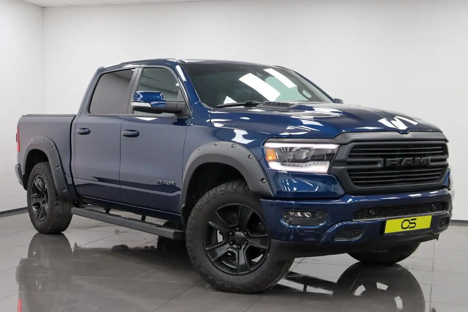Dodge RAM 5.7 V8 HEMI 4x4 GT Sport Pano Harman 12"Disp Blau - 2