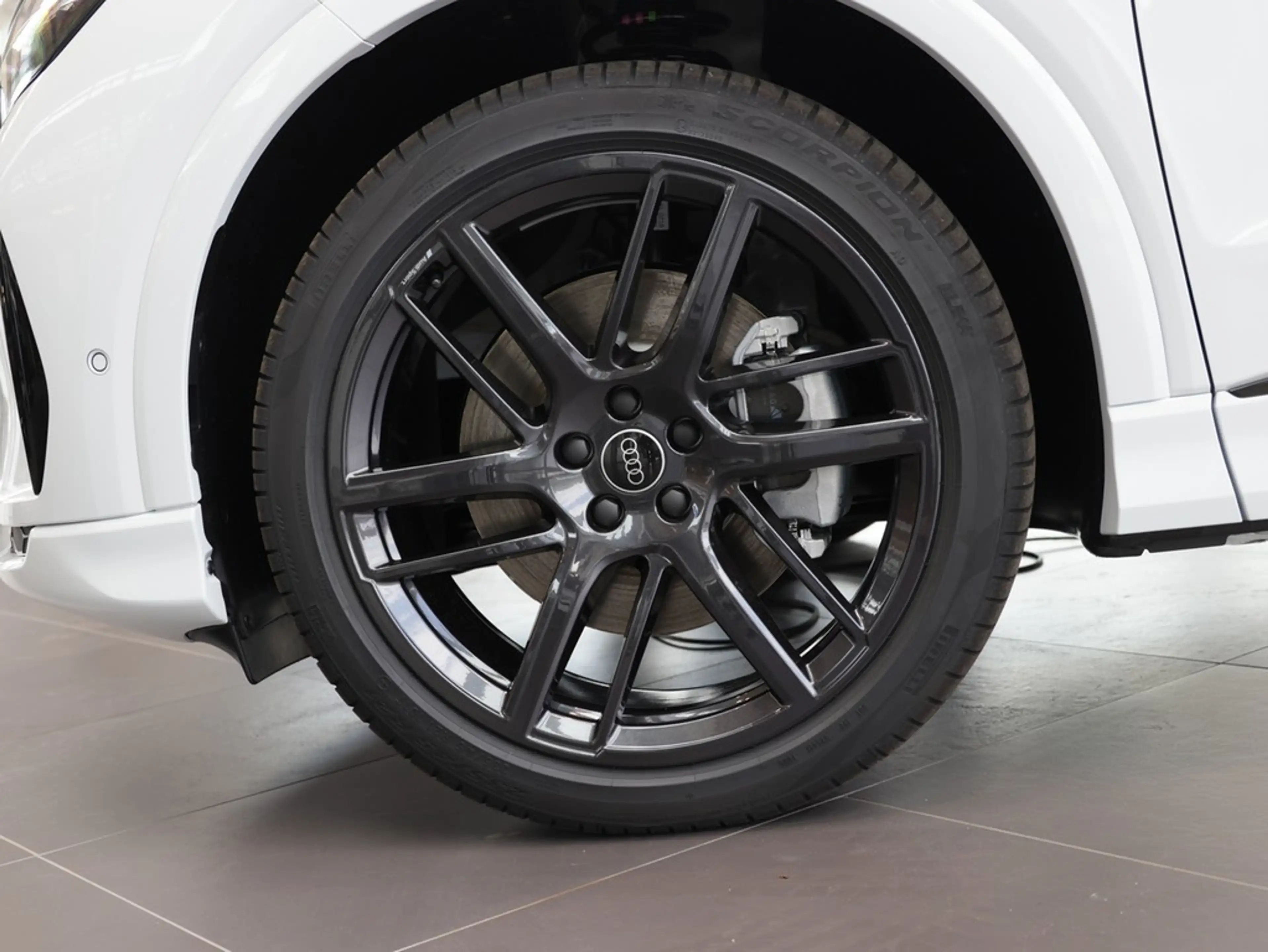 Audi e-tron quattro 220 kW — photo 4