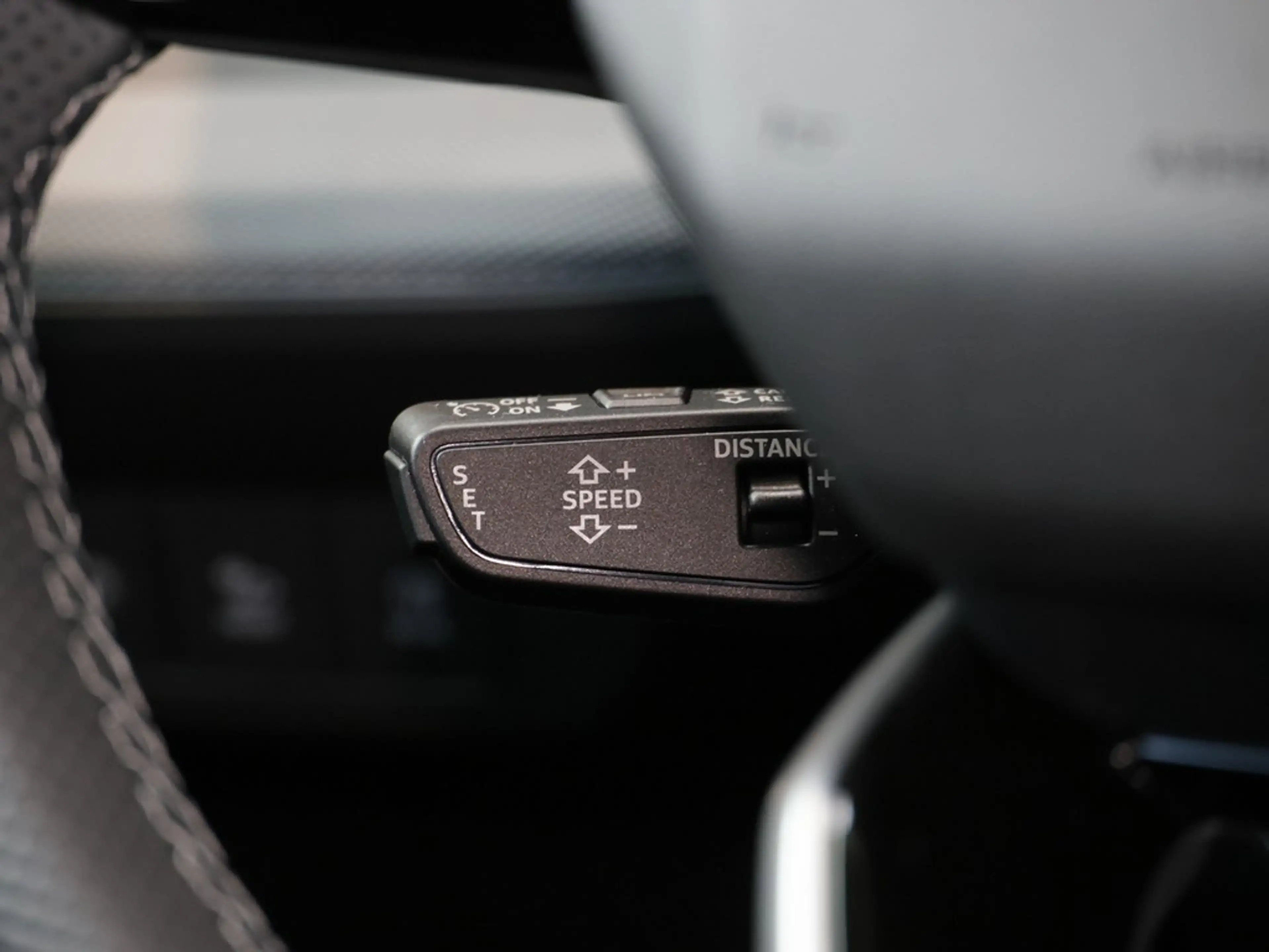 Audi e-tron quattro 220 kW — photo 13