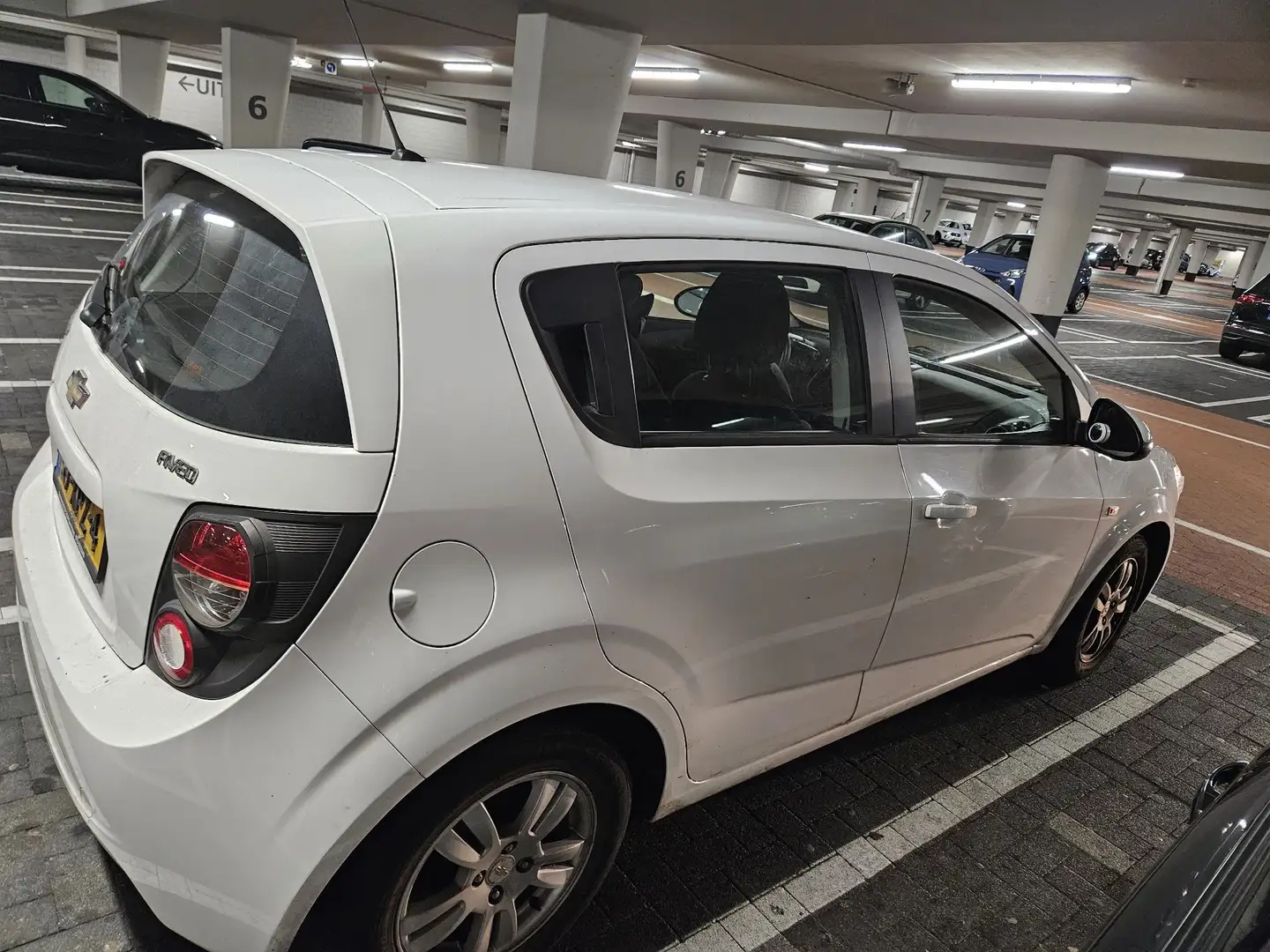 Chevrolet Aveo 1.2 LT Wit - 2