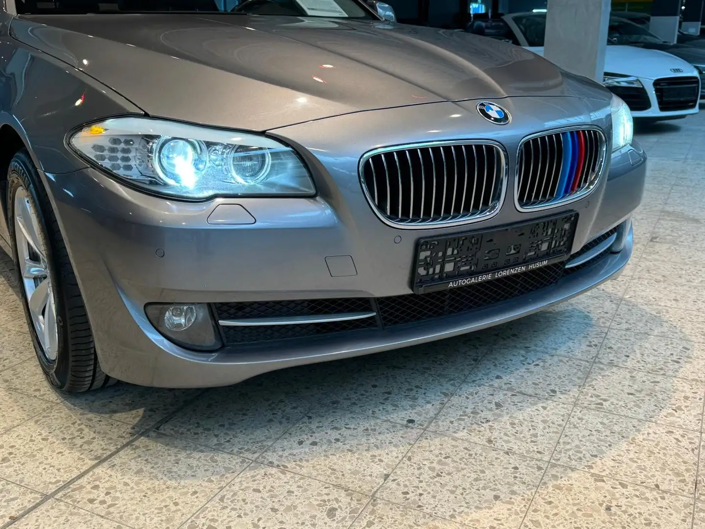BMW 525 d-3.0ltr. Motor Bi-Xenon PDC LED Navi Leder Grau - 2