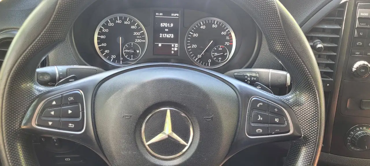 Mercedes-Benz снимка Mercedes-Benz