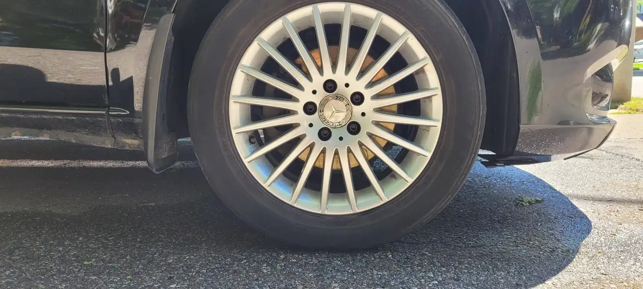 Mercedes-Benz снимка Mercedes-Benz