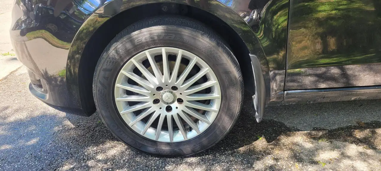 Mercedes-Benz снимка Mercedes-Benz