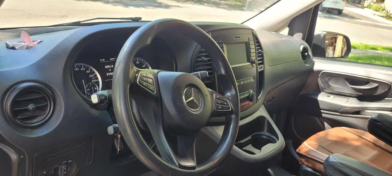 Mercedes-Benz снимка Mercedes-Benz