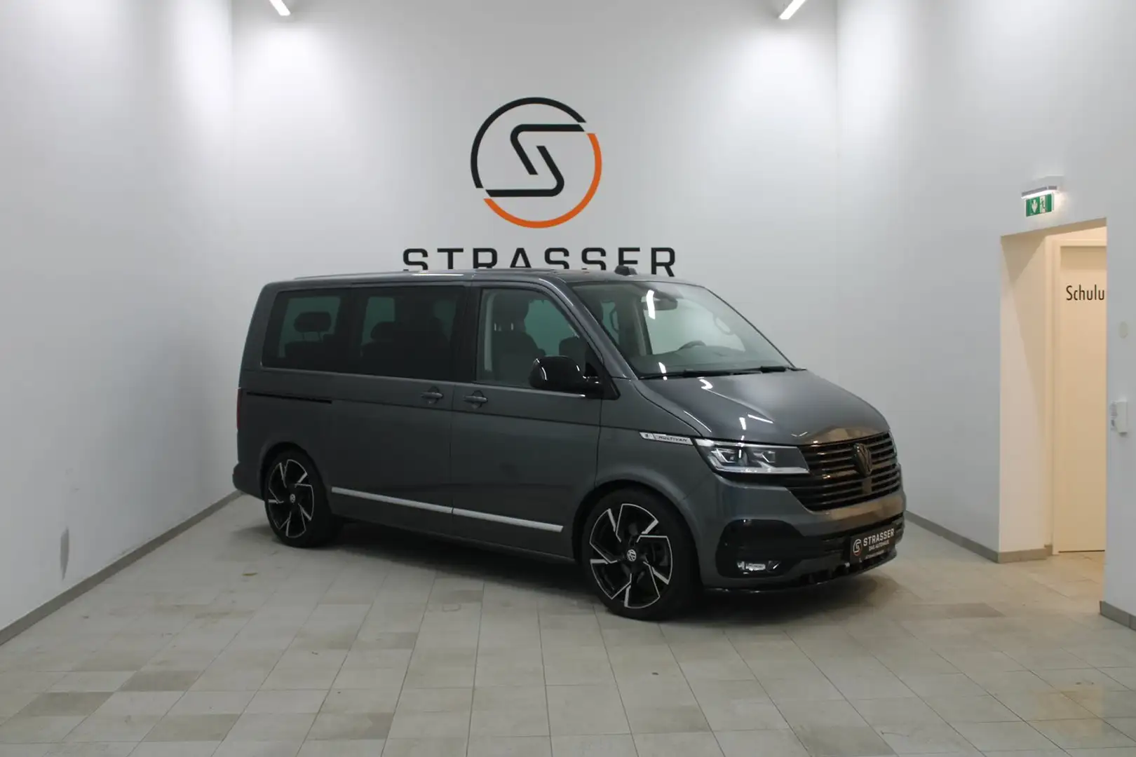 Volkswagen T6.1 Multivan VW T6.1 Multivan Highline TDI 4MOTION Grau - 1