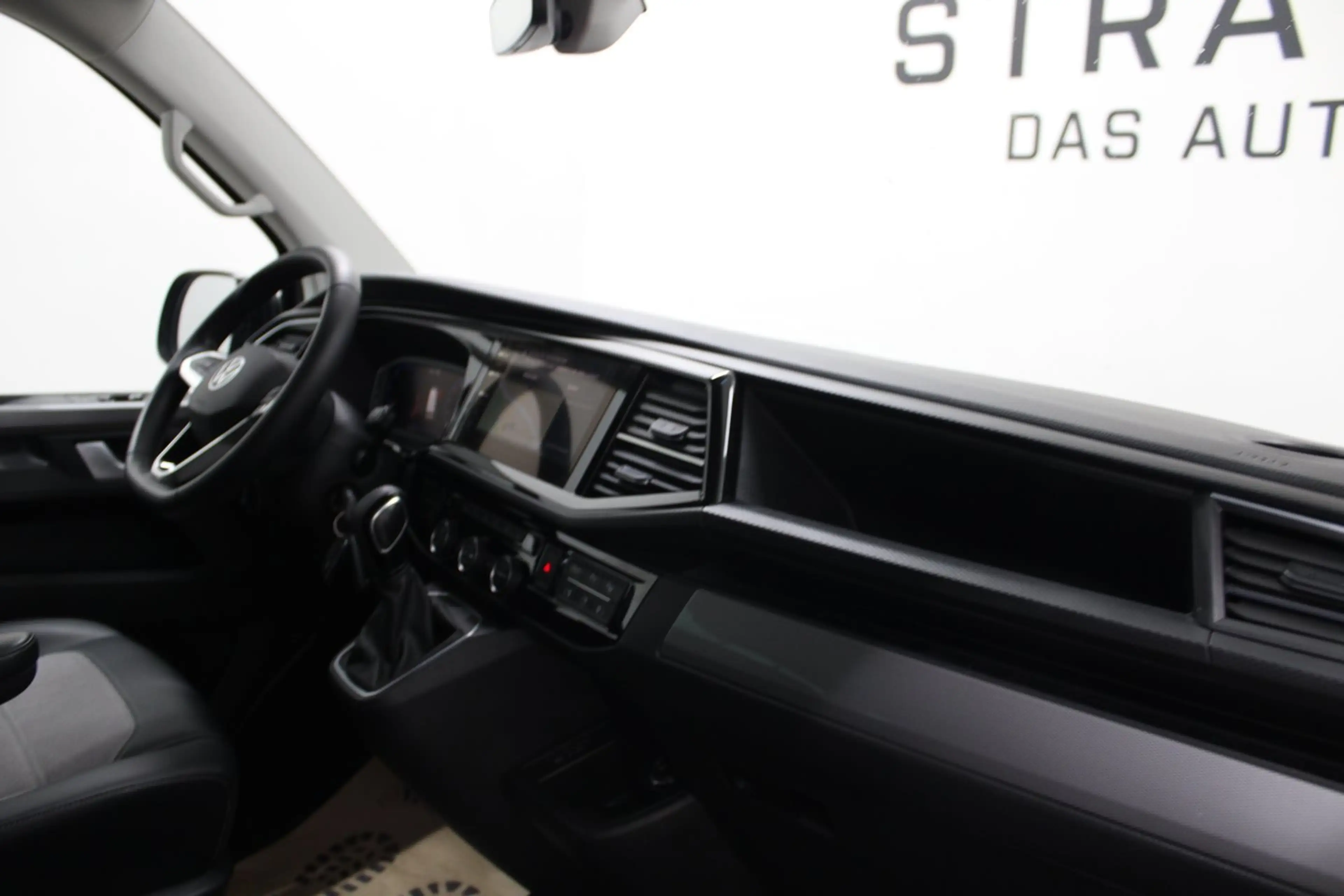Volkswagen T6.1 Multivan VW T6.1 Multivan Highline TDI 4MOTION — photo 7