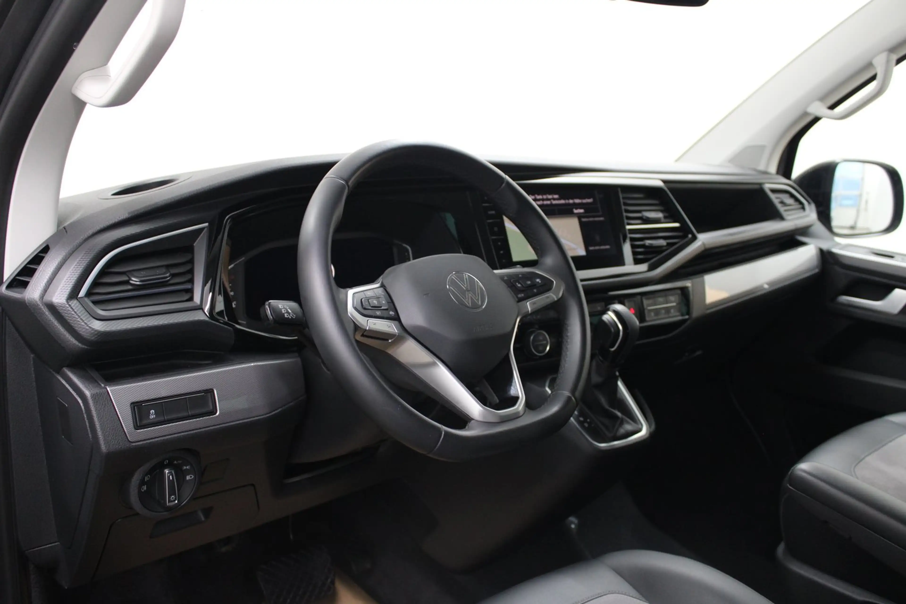 Volkswagen T6.1 Multivan VW T6.1 Multivan Highline TDI 4MOTION — photo 4