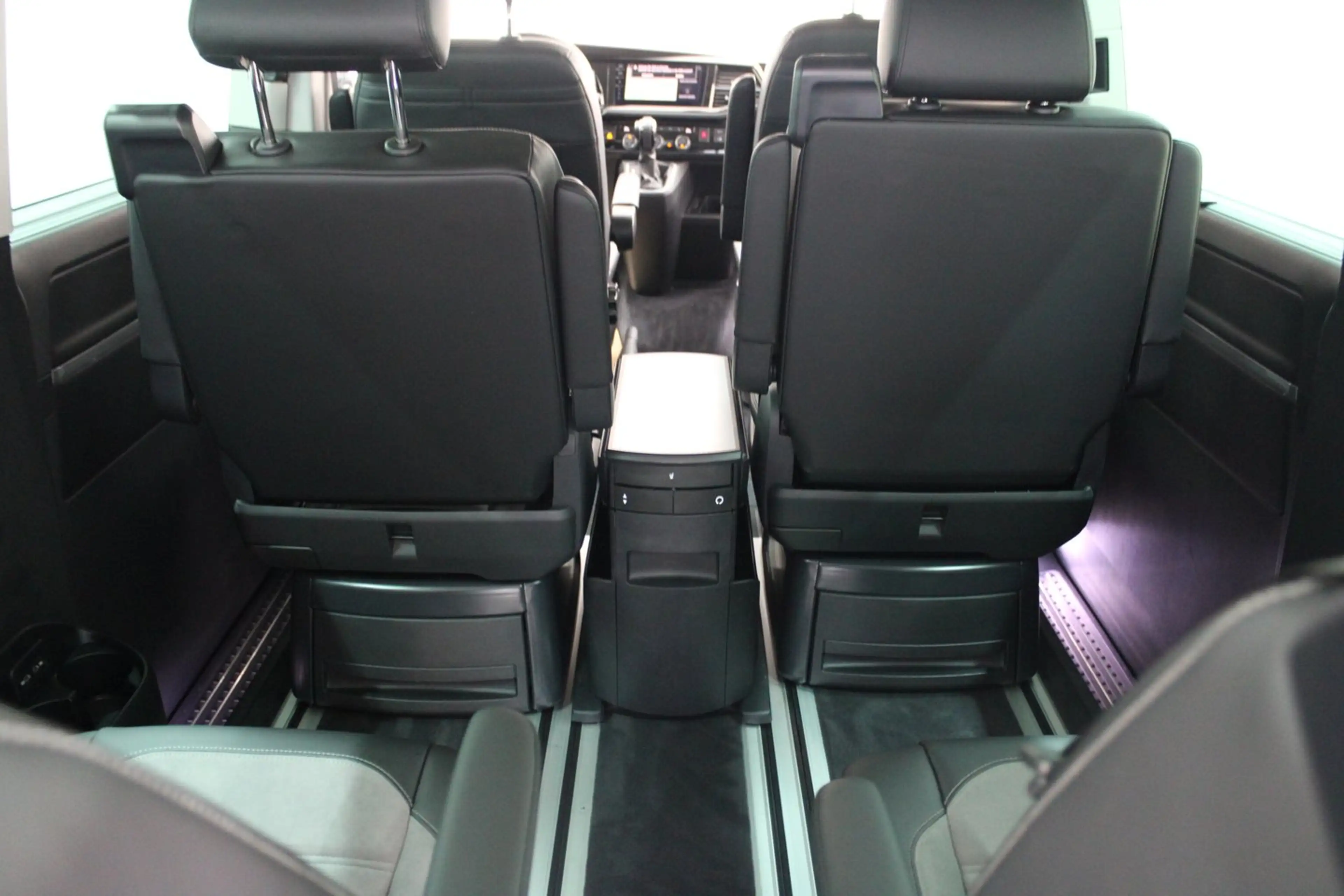 Volkswagen T6.1 Multivan VW T6.1 Multivan Highline TDI 4MOTION — photo 12