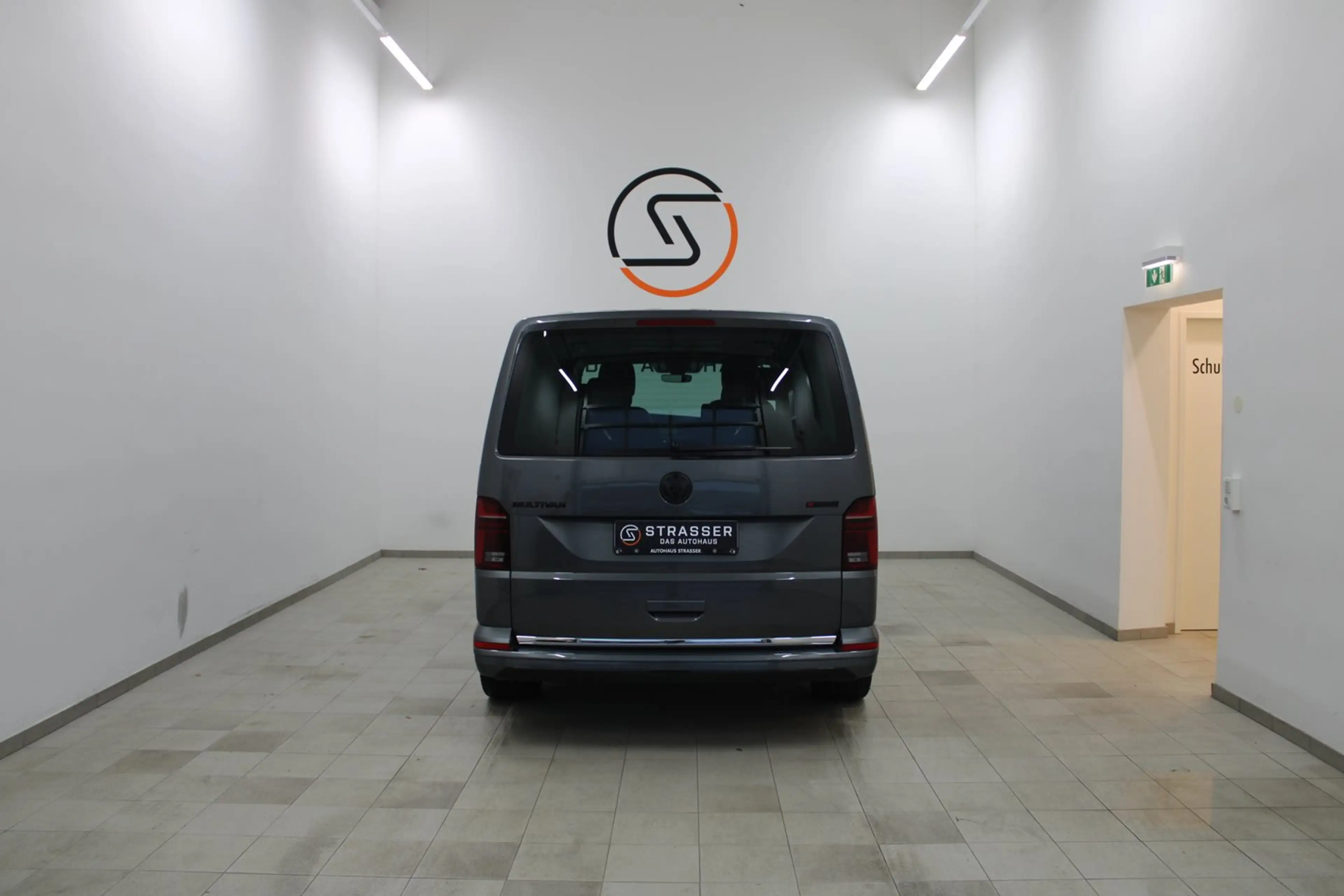 Volkswagen T6.1 Multivan VW T6.1 Multivan Highline TDI 4MOTION — photo 3