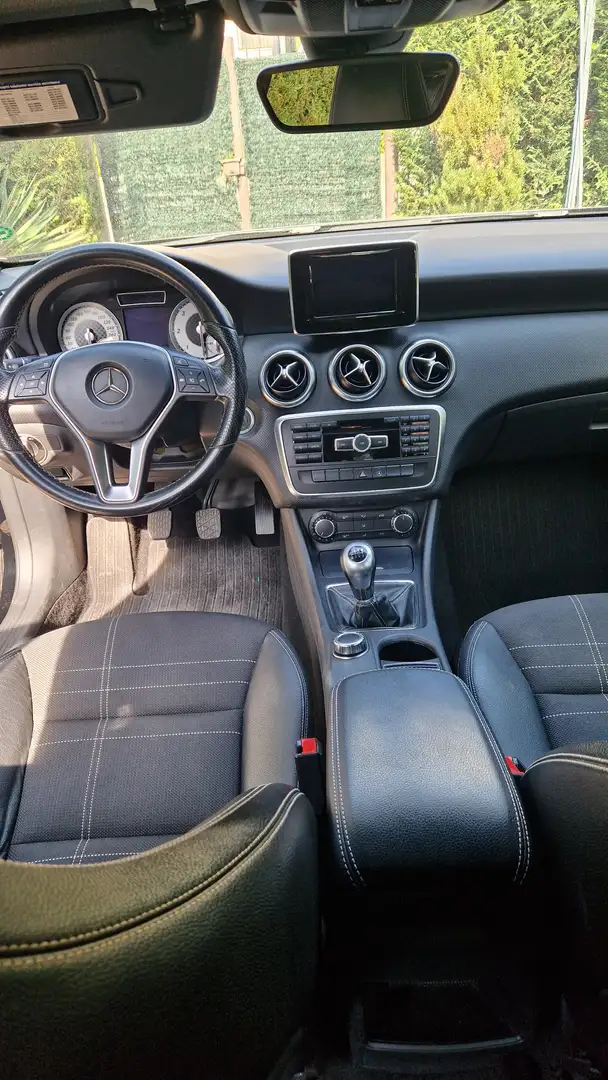 Mercedes-Benz 180 Negro - 2