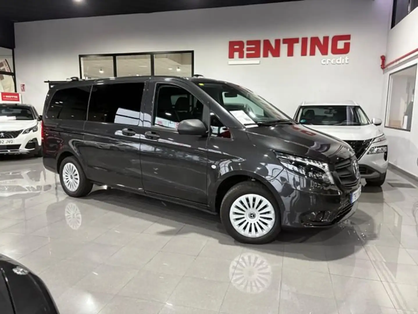 Mercedes-Benz Vito 116CDI AT 120kW Tourer Pro Larga Negro - 2