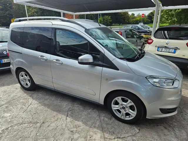 Ford Tourneo Courier 1.5 TDCI 75 CV Plus