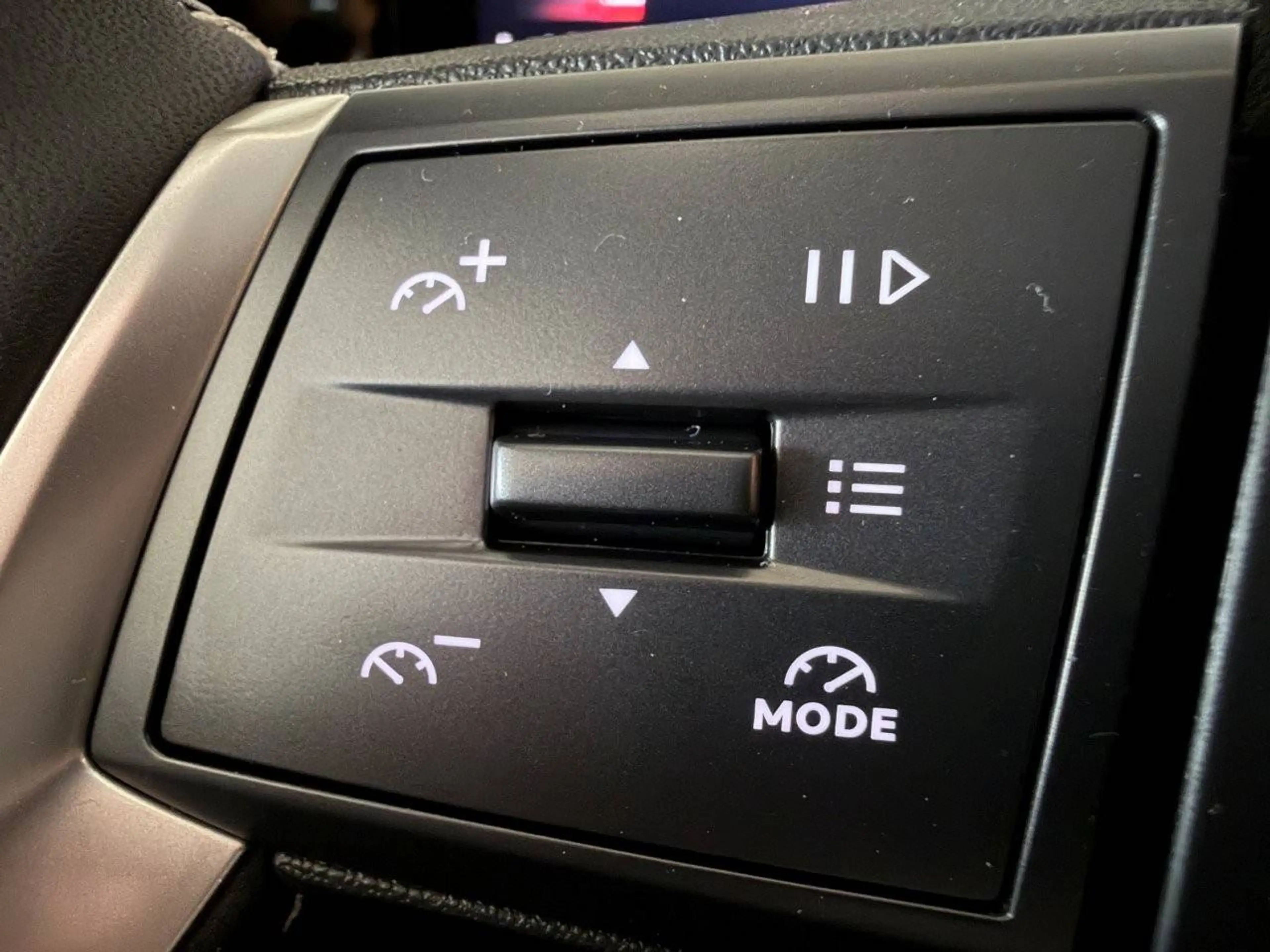Opel Frontera Frontera 1.2 Hybrid 48V ULTIMATE - NAVI - Kamera - Sitzheizung - Lenkradheizung — photo 14