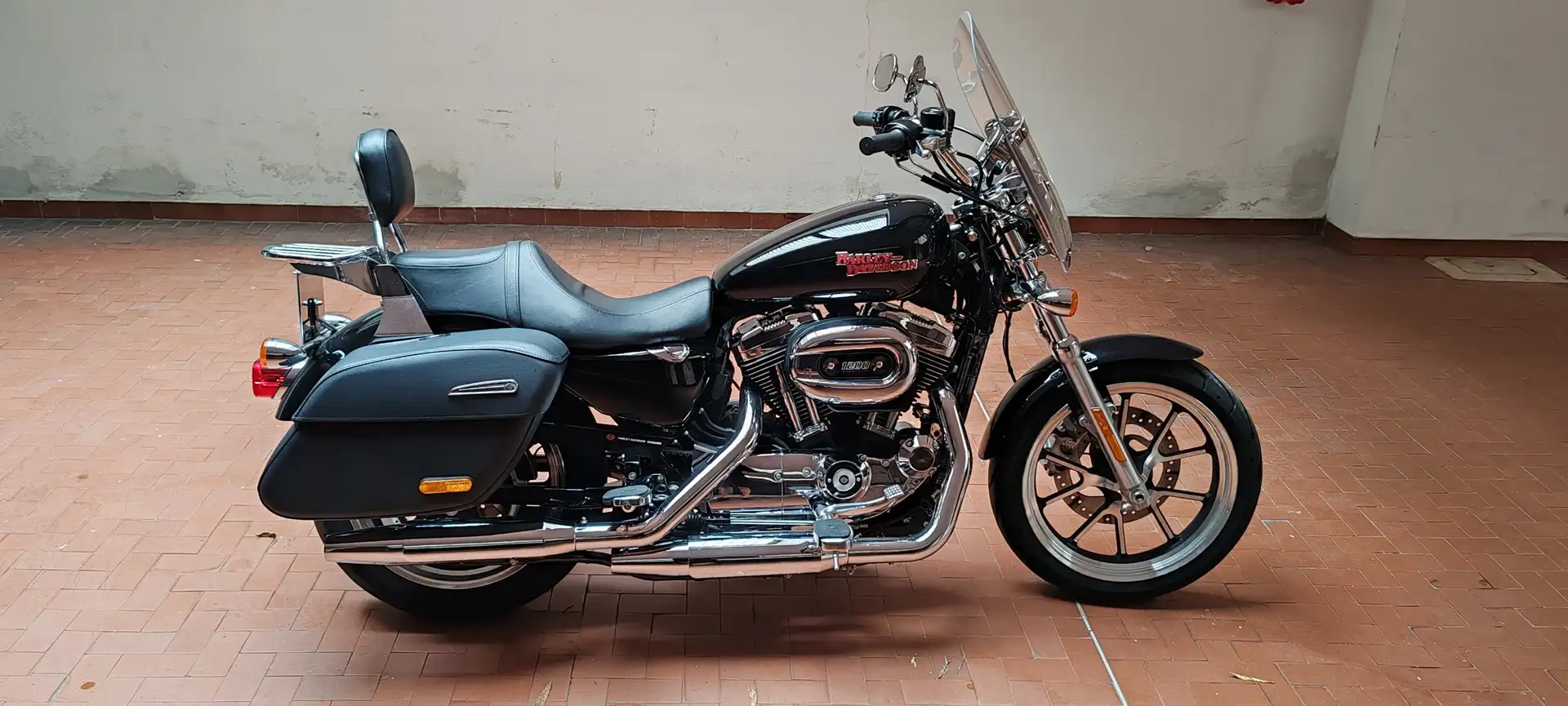 Harley-Davidson XL 1200 Siyah - 1