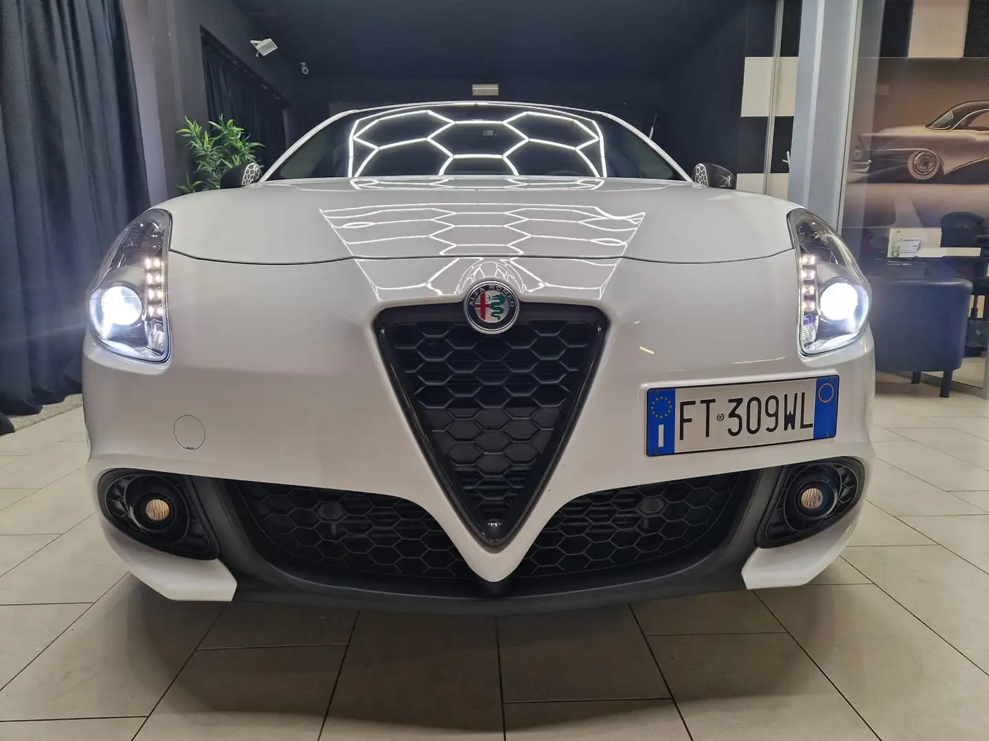 Alfa Romeo Giulietta Giulietta 1.6 jtdm B-Tech 120cv my19 Bianco - 2