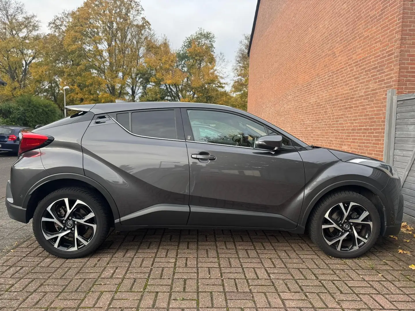 Toyota C-HR C-HR 1.2 Turbo Team Deutschland Grau - 1