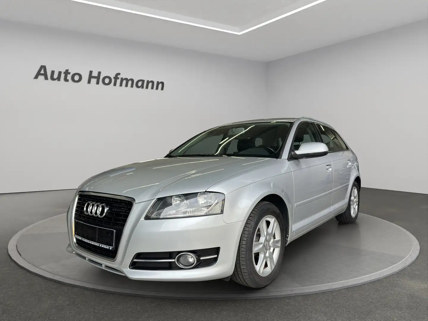 Audi A3 A3 1.2 TFSI Sportback NAVI PDC Klima Sitzheizung - 1