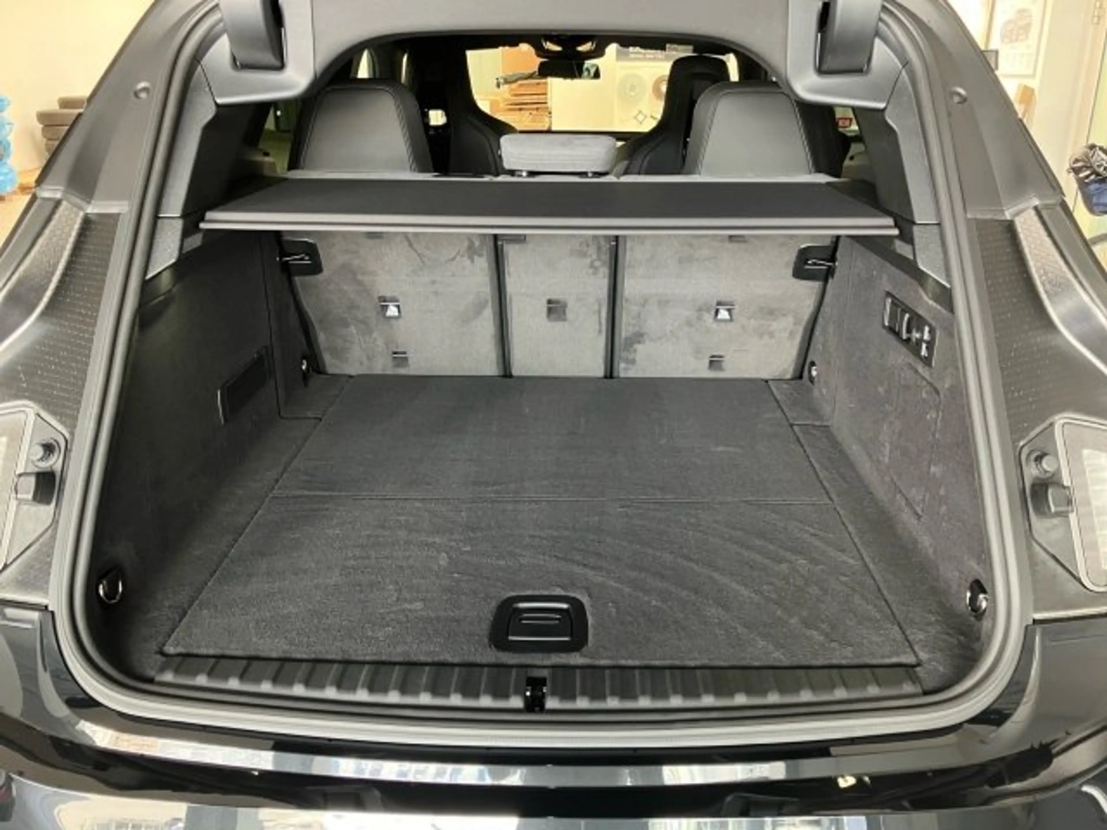BMW iX xDrive45 — photo 13
