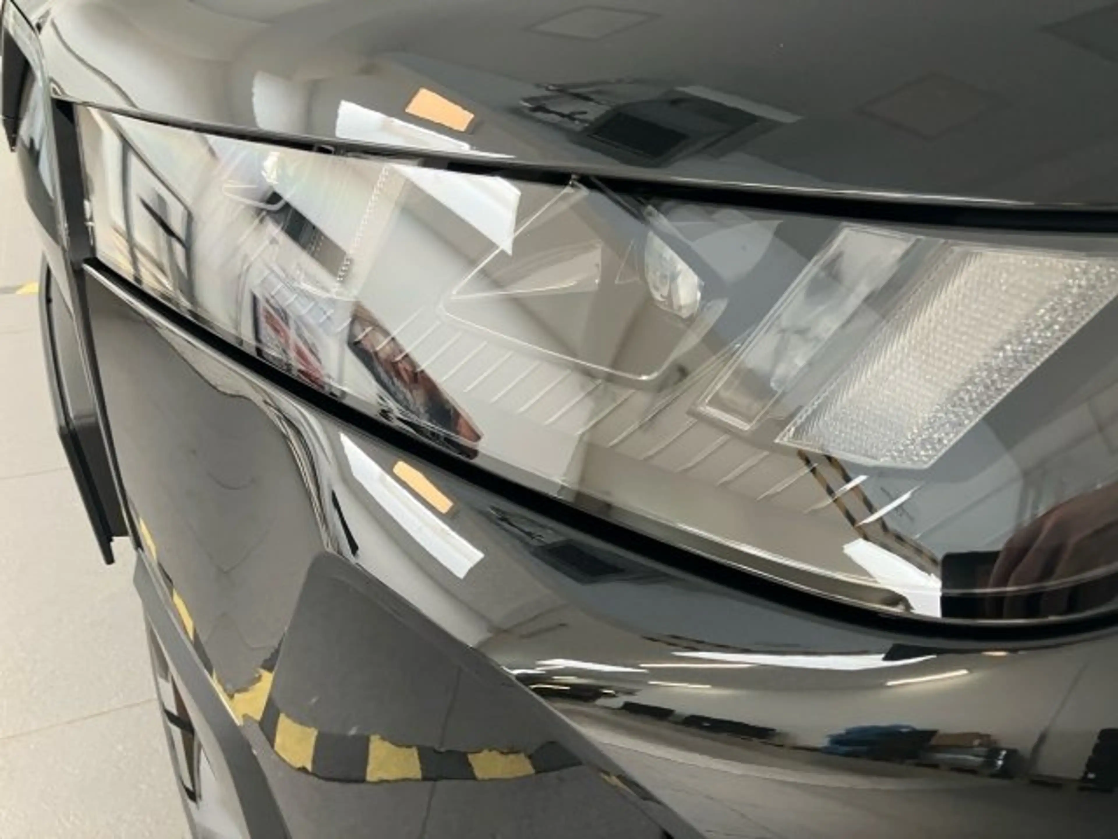 BMW iX xDrive45 — photo 8