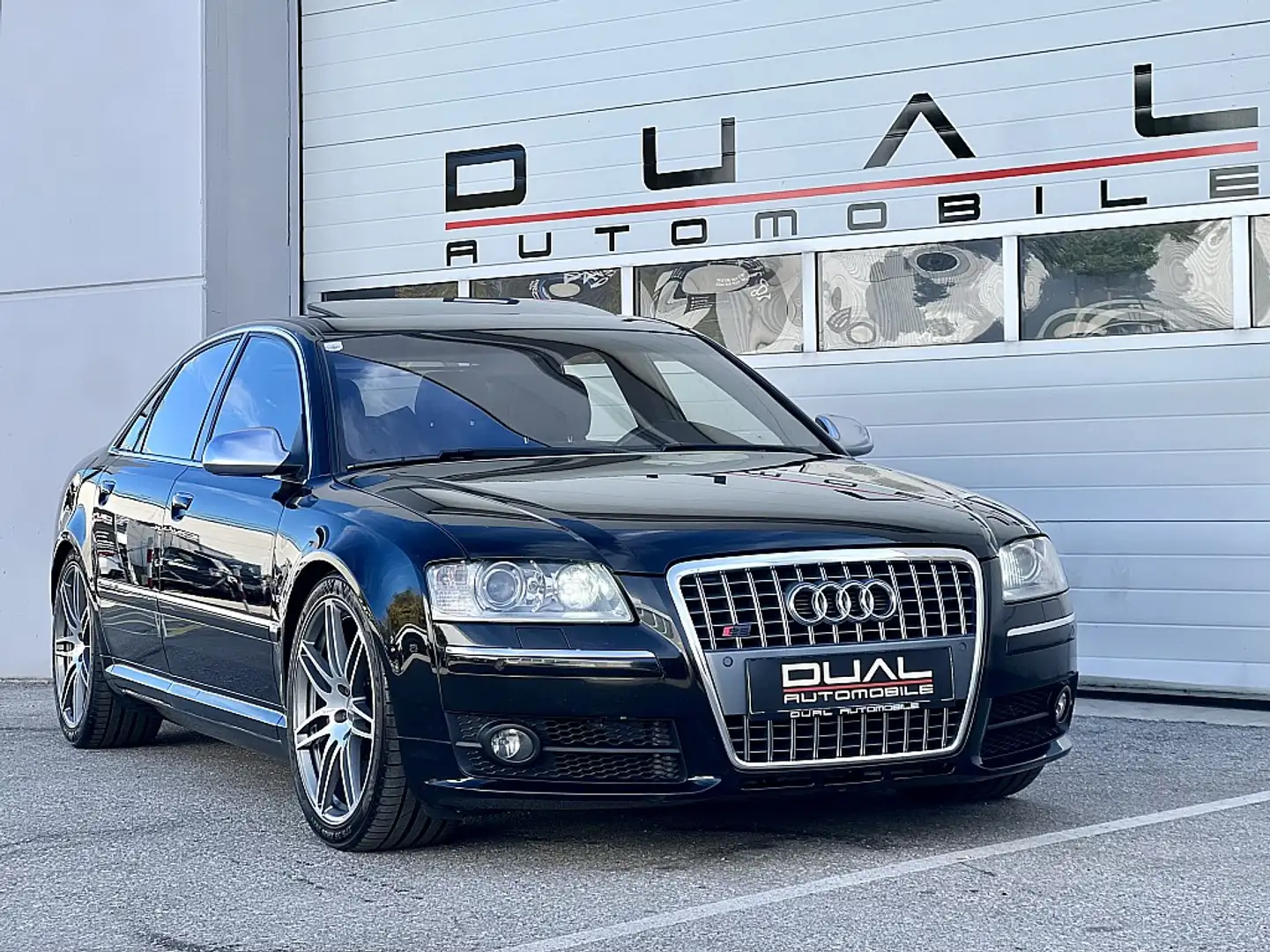 Audi S8 5,2 V10 quattro Tiptronic/CARBON/BOSE/SHD/NAVI/F1 Černá - 2