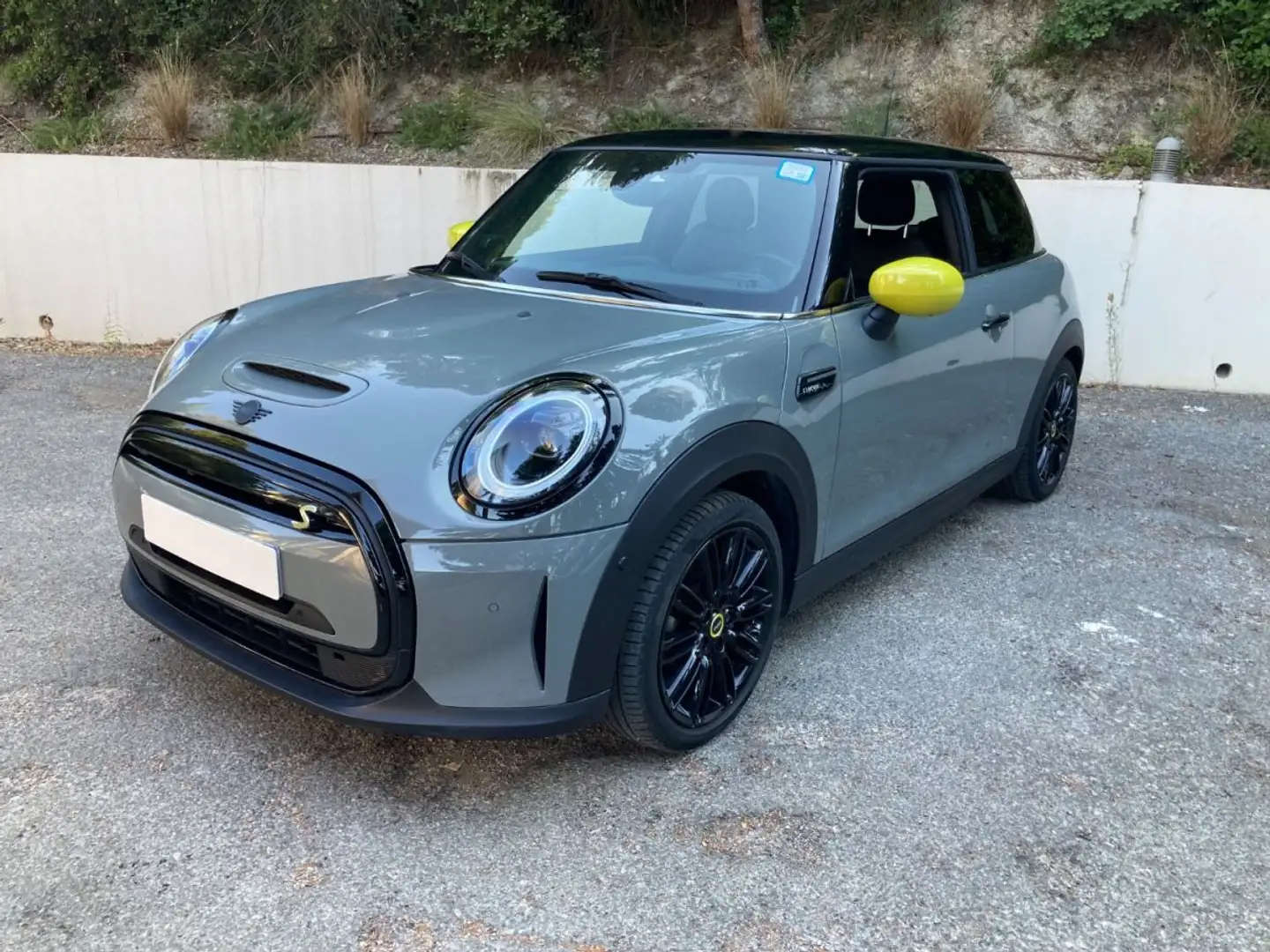 MINI One 3 f56 COOPER SE edition Camden BVA Gris - 1